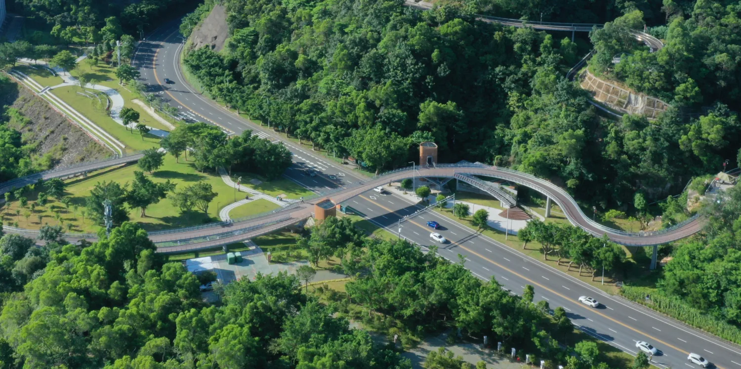 landscape image of Zhuhai Ban Zhang Mountain Bridge with surround landscape and road