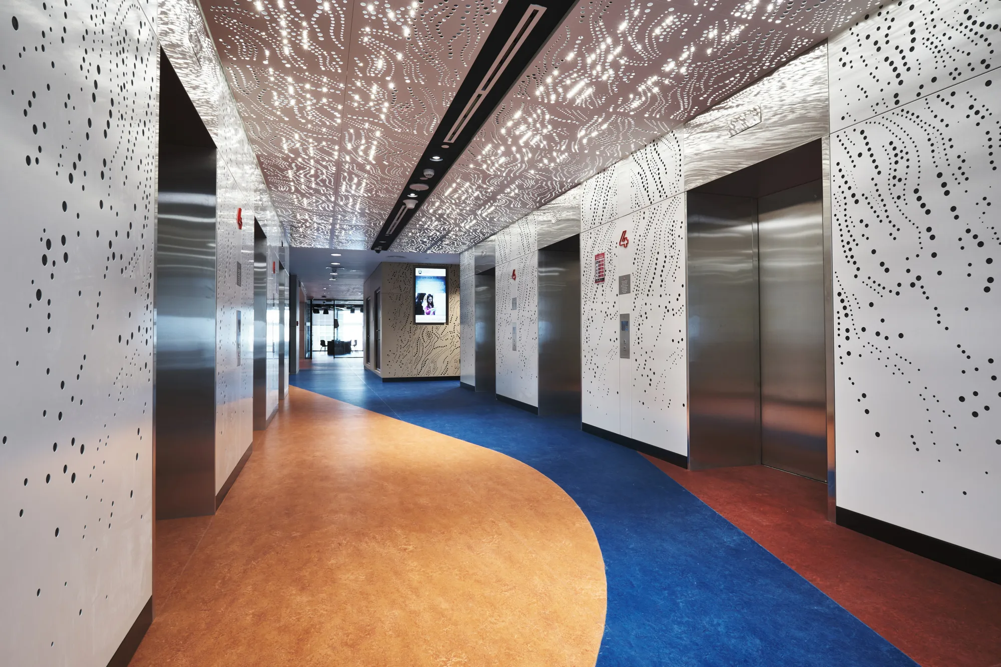 University Wollongong Dubai elevator access.